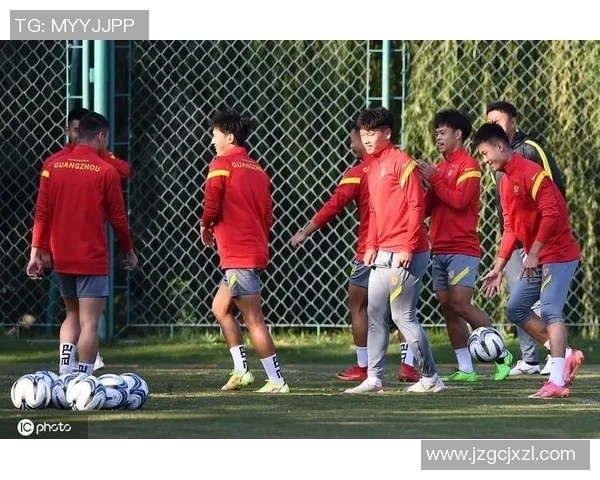 南京足球队与广州足球队赛后分析实力对比与未来展望