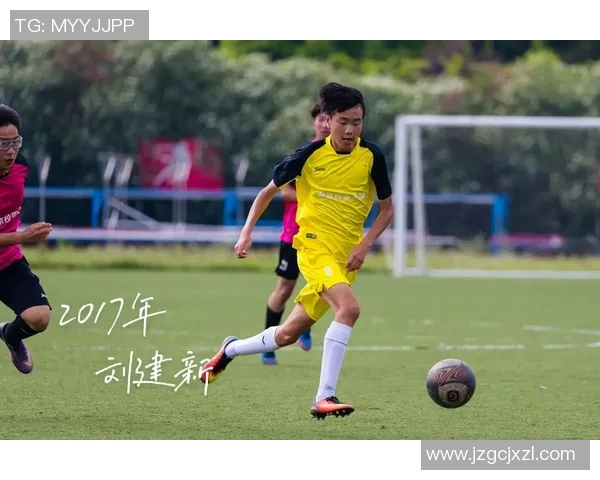 南京足球队逆袭之路：从默默无闻到杯赛传奇的辉煌历程