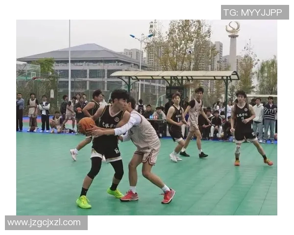 成都篮球队在邀请赛中的战术表现分析与点评展现团队协作与技术水平